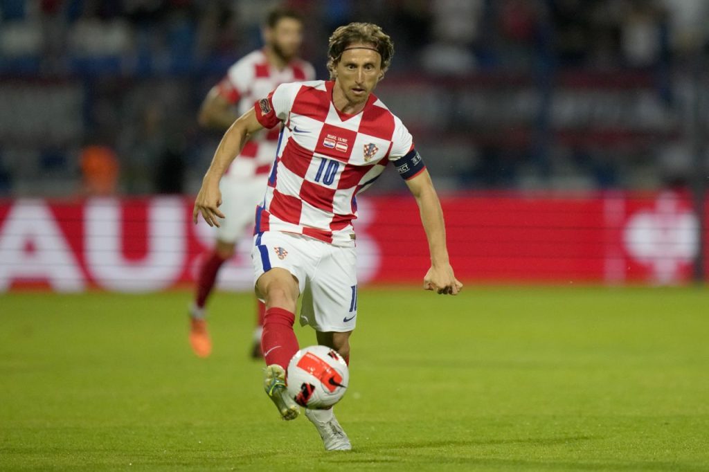 Ở tuổi 39, Luka Modric vẫn là trụ cột của Croatia. Ảnh: The Sun