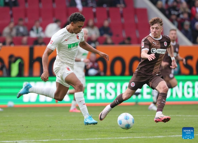 Augsburg đánh bại St. Pauli cuối tuần qua
