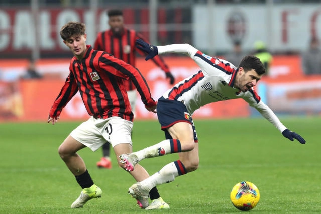 AC Milan sảy chân ở trận đấu với Genoa tuần trước
