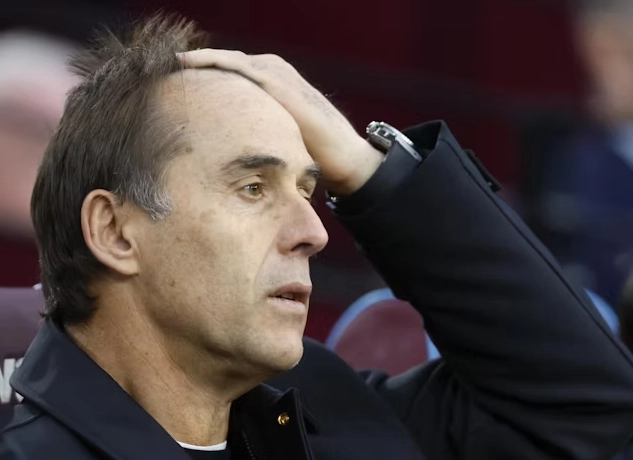  West Ham đã sa thải Lopetegui sau trận thua Man City.
