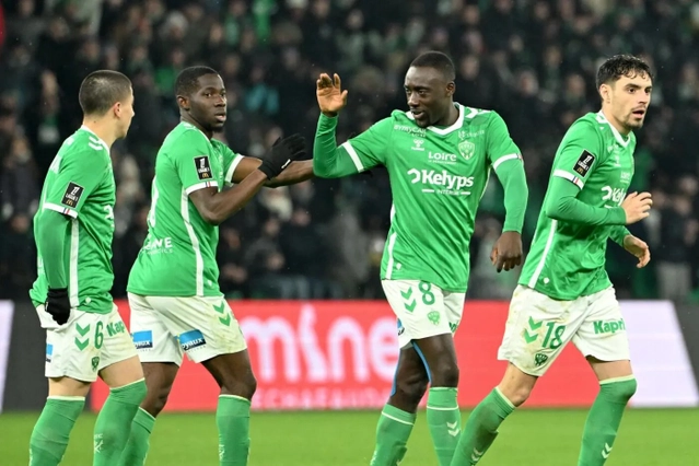 Saint-Etienne khởi đầu năm mới bằng trận thắng Reims
